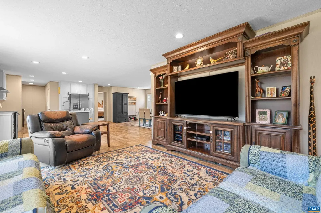 235 Shores Road Palmyra VA 22963