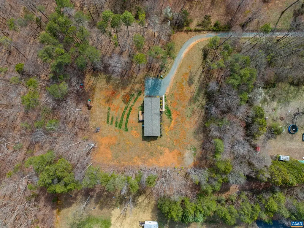 235 Shores Road Palmyra VA 22963