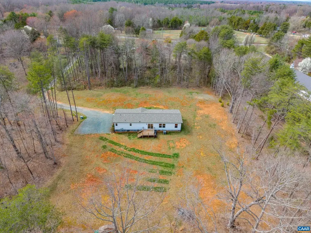 235 Shores Road Palmyra VA 22963