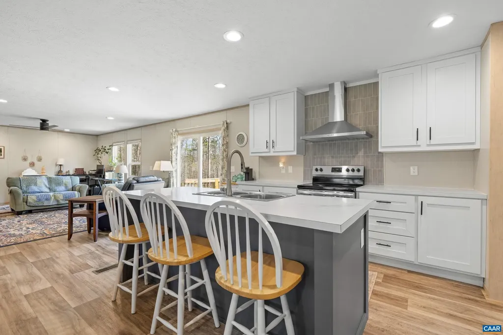 235 Shores Road Palmyra VA 22963
