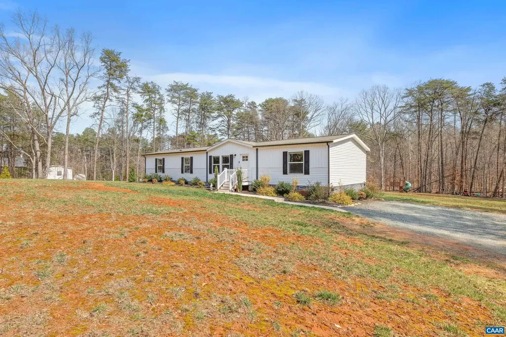 235 Shores Road Palmyra VA 22963