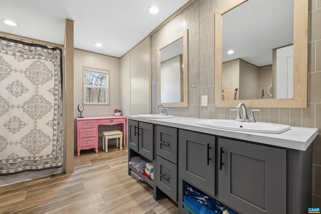 235 Shores Road Palmyra VA 22963