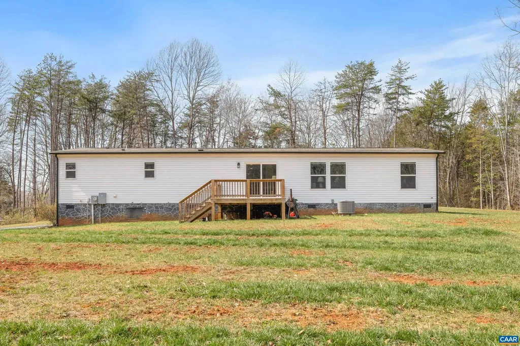235 Shores Road Palmyra VA 22963
