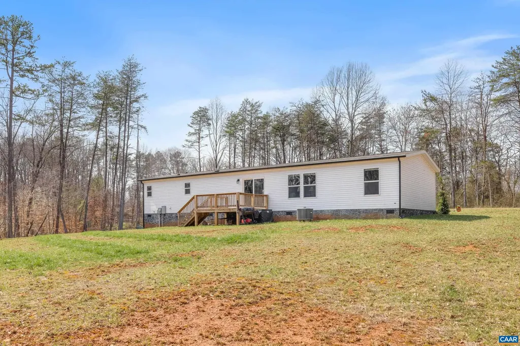 235 Shores Road Palmyra VA 22963