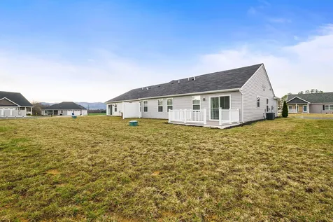 6 South Peak Drive Mcgaheysville VA 22840