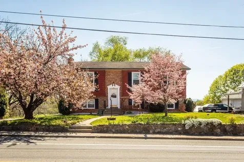 522 Main Street S Mount Crawford VA 22841