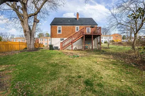 958 Donaghe Street Staunton VA 24401