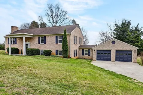 224 Meadowbrook Road Staunton VA 24401