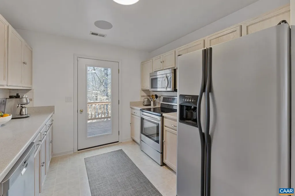 11 Holly Circle Palmyra VA 22963