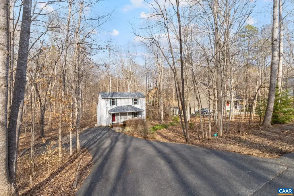 11 Holly Circle Palmyra VA 22963