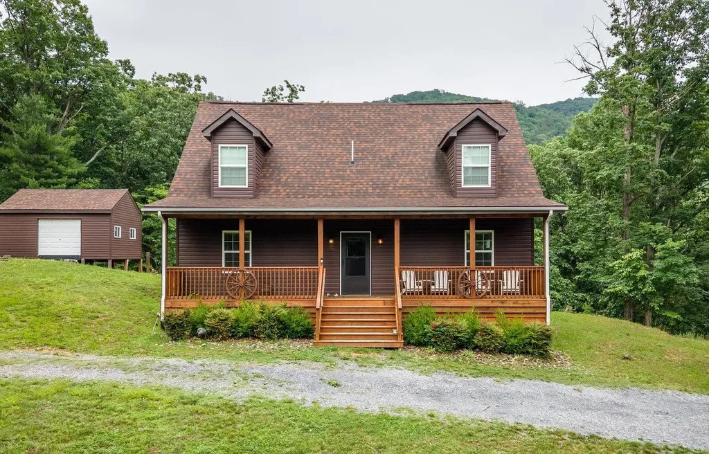 Shenandoah VA, 159 Park View Lane