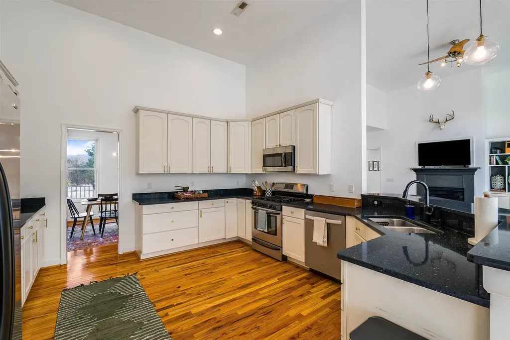 446 Rockfish School Lane Afton VA 22920