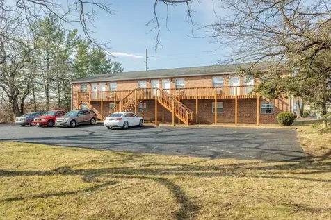990, 992, 994 Chicago Avenue Harrisonburg VA 22802