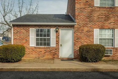 990, 992, 994 Chicago Avenue Harrisonburg VA 22802