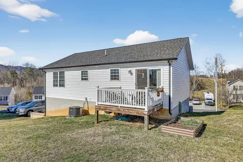 235 Locustdale Loop Shenandoah VA 22849