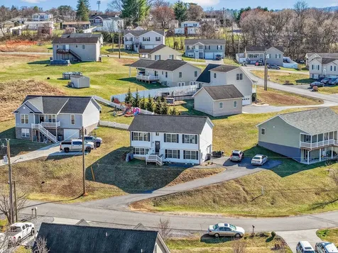 235 Locustdale Loop Shenandoah VA 22849