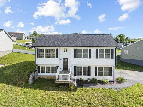 235 Locustdale Loop Shenandoah VA 22849