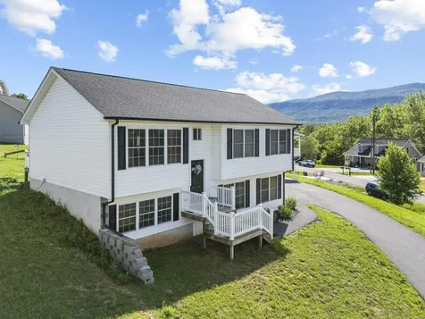 235 Locustdale Loop Shenandoah VA 22849