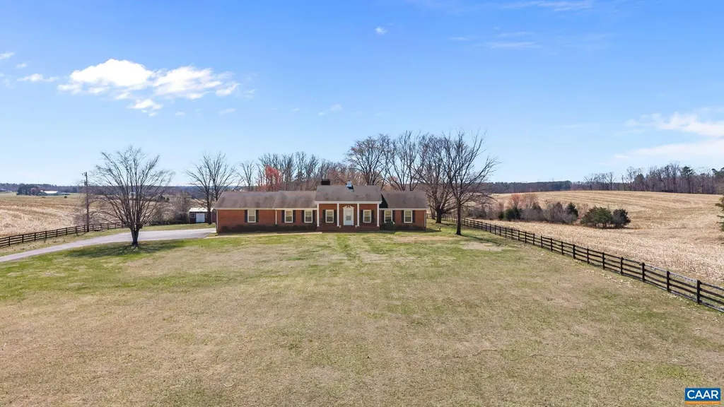 3258 River Road W Scottsville VA 24590