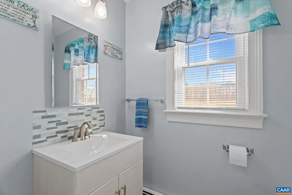 3258 River Road W Scottsville VA 24590