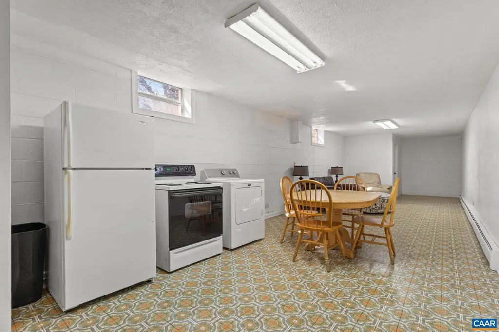 3258 River Road W Scottsville VA 24590
