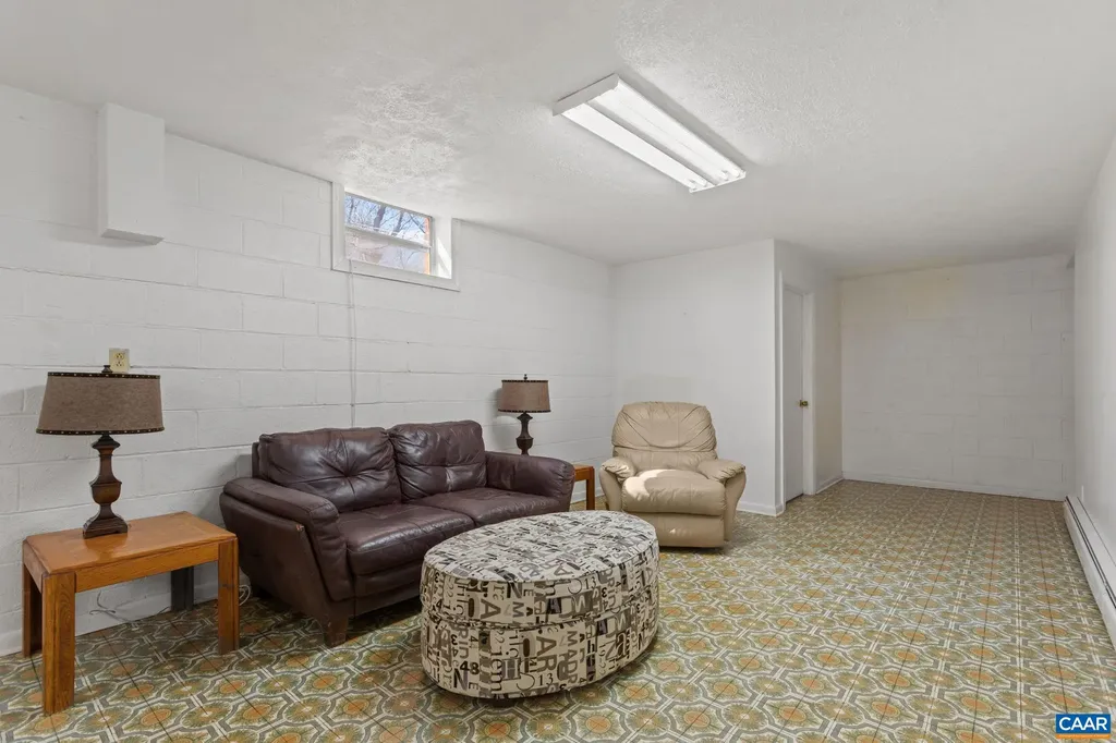 3258 River Road W Scottsville VA 24590