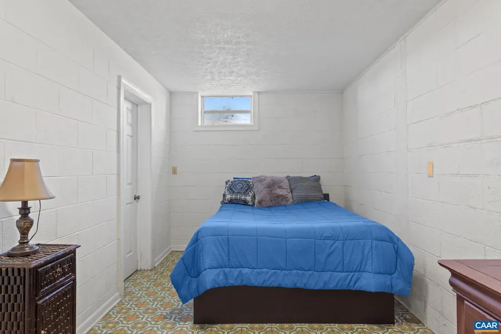 3258 River Road W Scottsville VA 24590