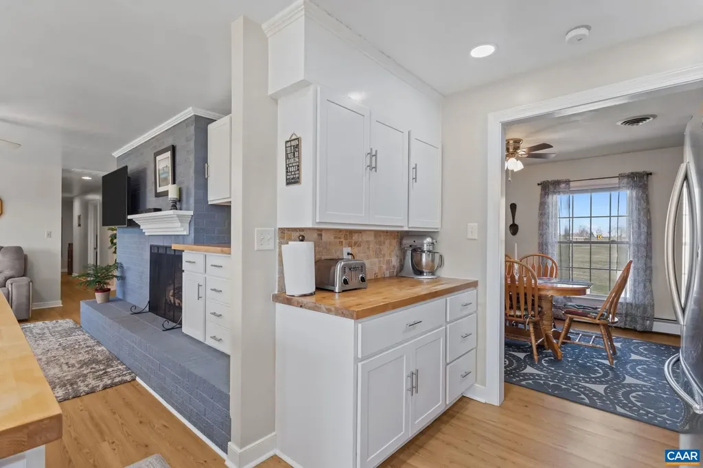 3258 River Road W Scottsville VA 24590