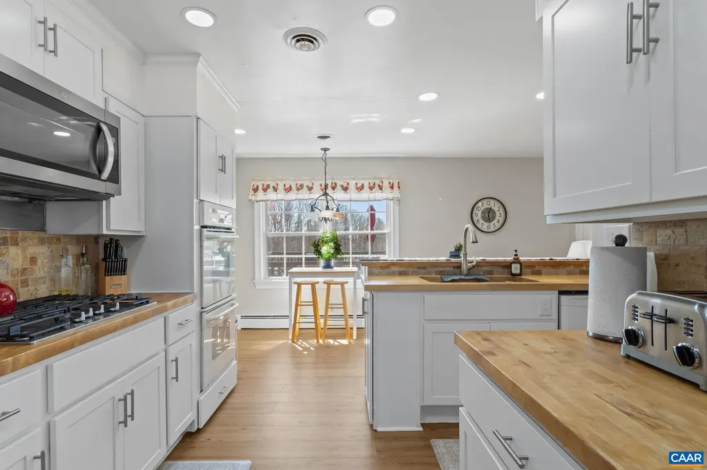 3258 River Road W Scottsville VA 24590