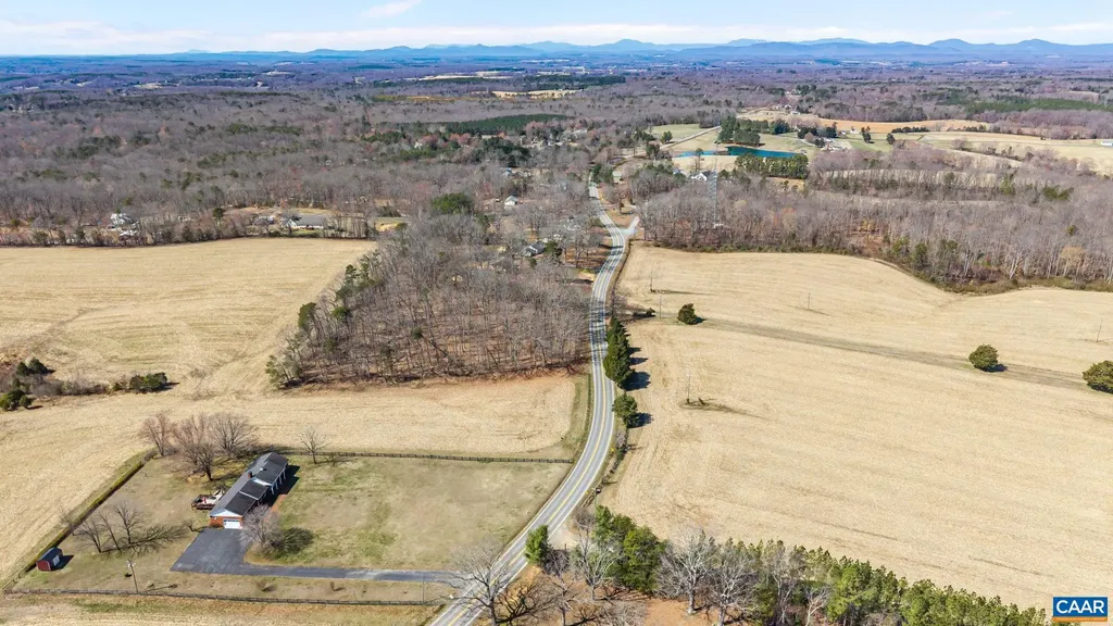 3258 River Road W Scottsville VA 24590