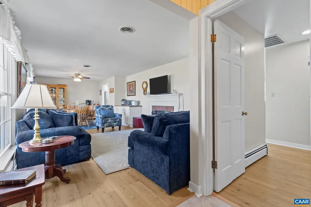 3258 River Road W Scottsville VA 24590