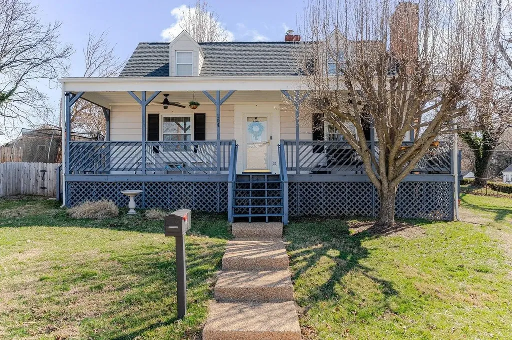 Elkton VA, 104 Jackson Avenue