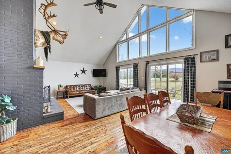 443 Meadow View Lane Fort Valley VA 22652