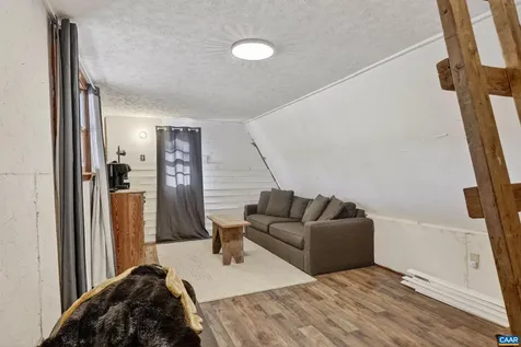 443 Meadow View Lane Fort Valley VA 22652