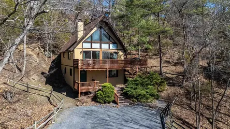 673 Killmon Road Basye VA 22810