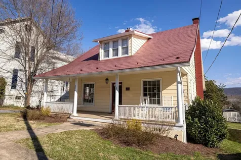 224 Church Street N Woodstock VA 22664