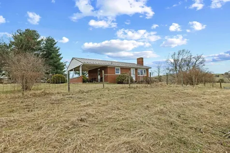 3493 Zion Church Road Broadway VA 22815