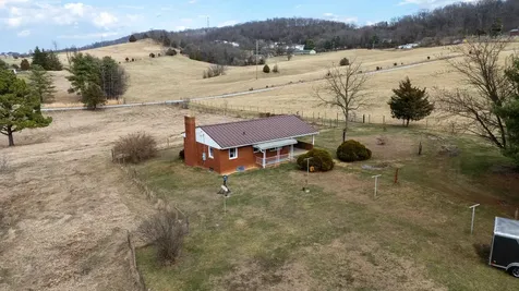 3493 Zion Church Road Broadway VA 22815