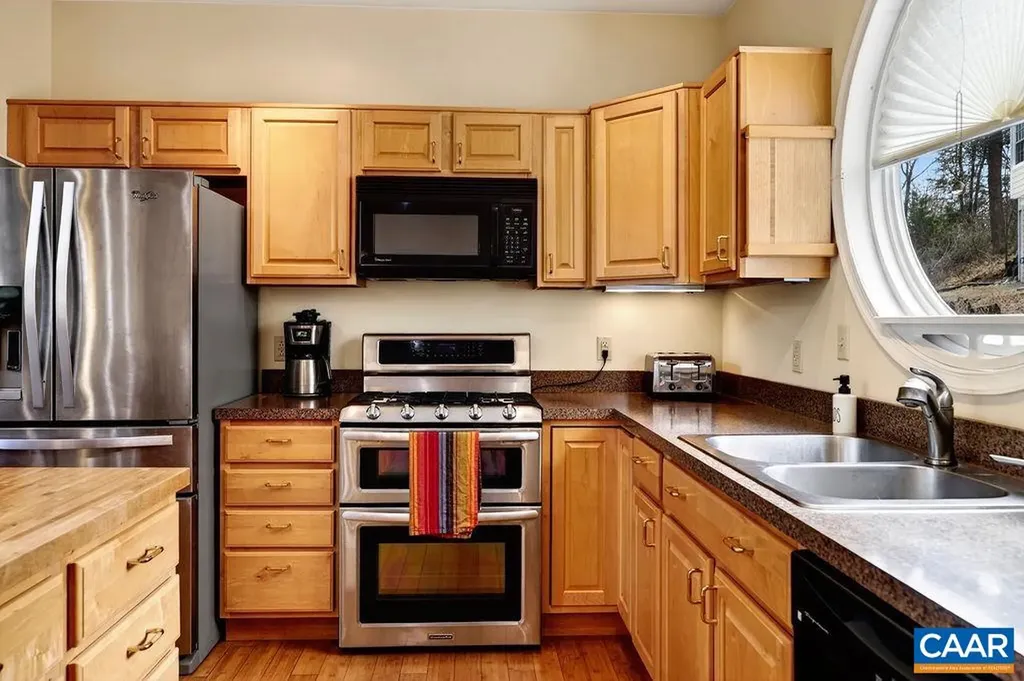 62 Summit Court Roseland VA 22967