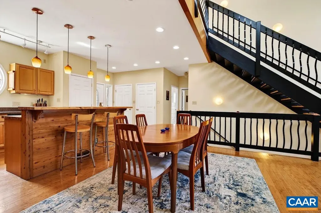 62 Summit Court Roseland VA 22967