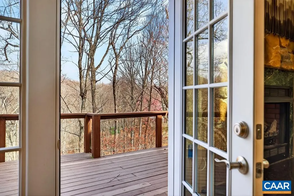 62 Summit Court Roseland VA 22967