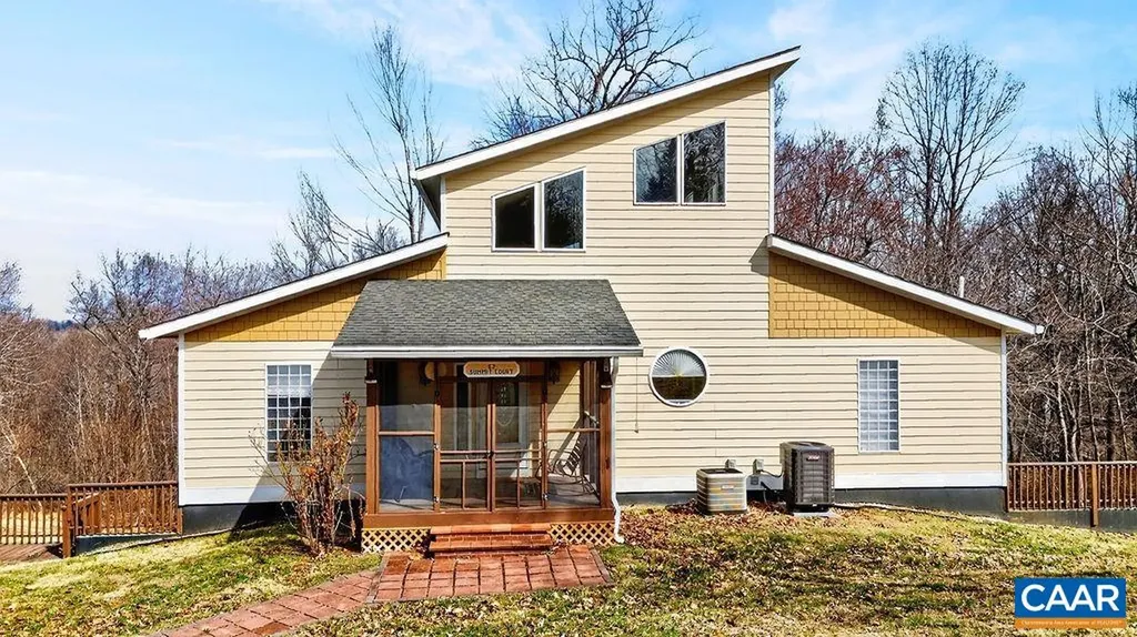 62 Summit Court Roseland VA 22967