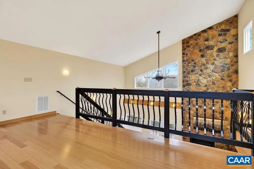 62 Summit Court Roseland VA 22967