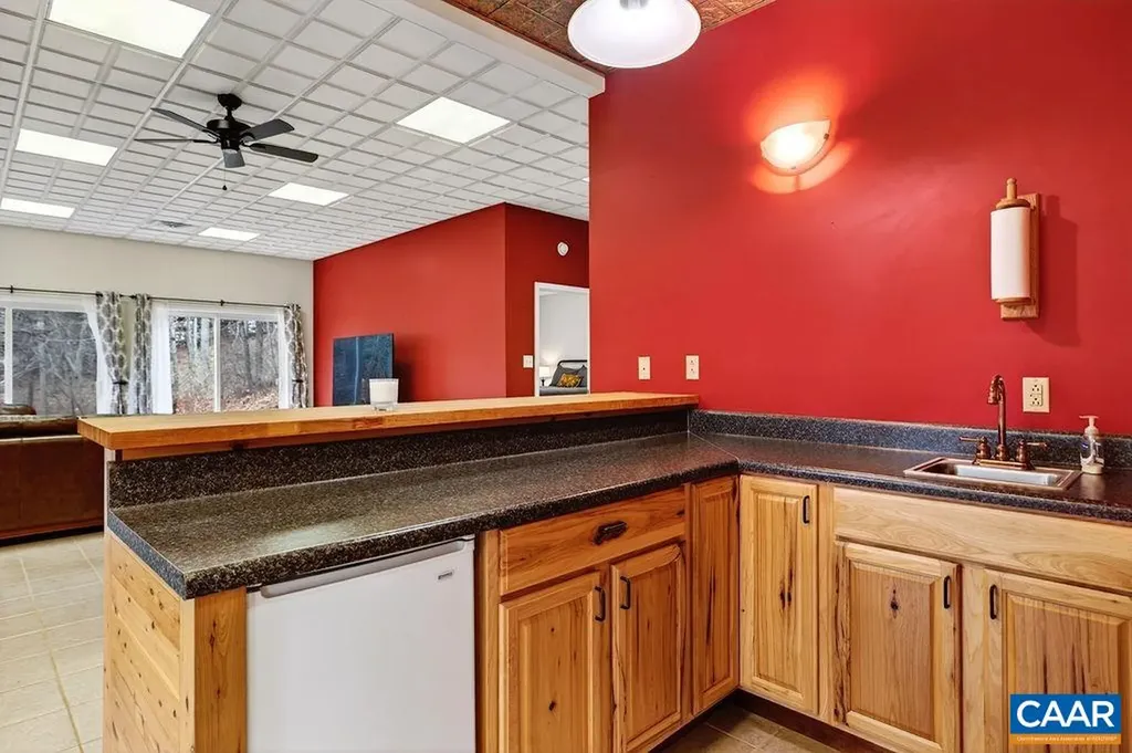62 Summit Court Roseland VA 22967