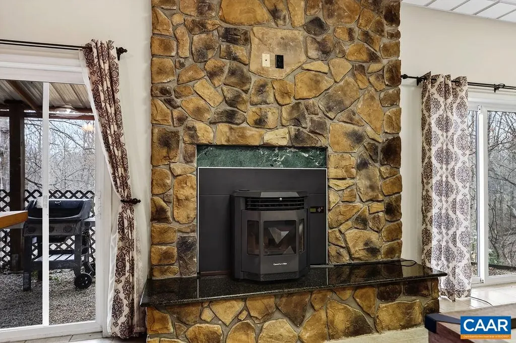 62 Summit Court Roseland VA 22967