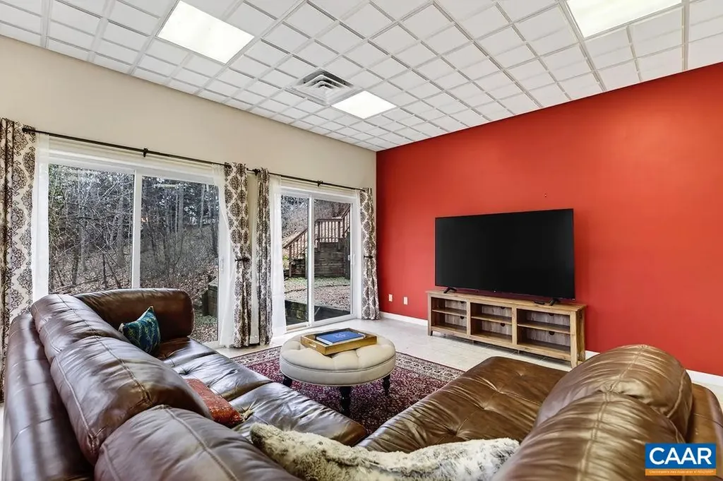 62 Summit Court Roseland VA 22967