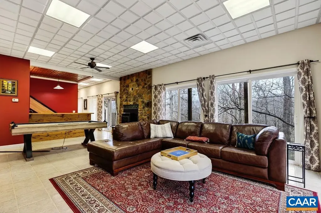 62 Summit Court Roseland VA 22967