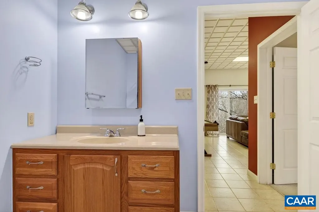 62 Summit Court Roseland VA 22967