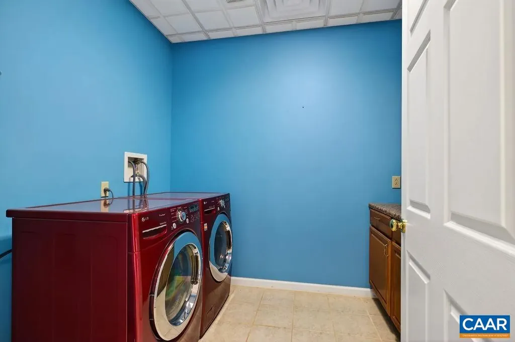 62 Summit Court Roseland VA 22967
