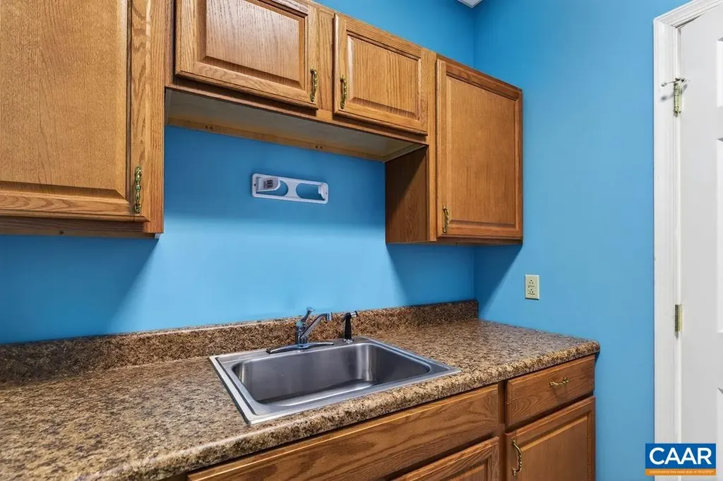 62 Summit Court Roseland VA 22967